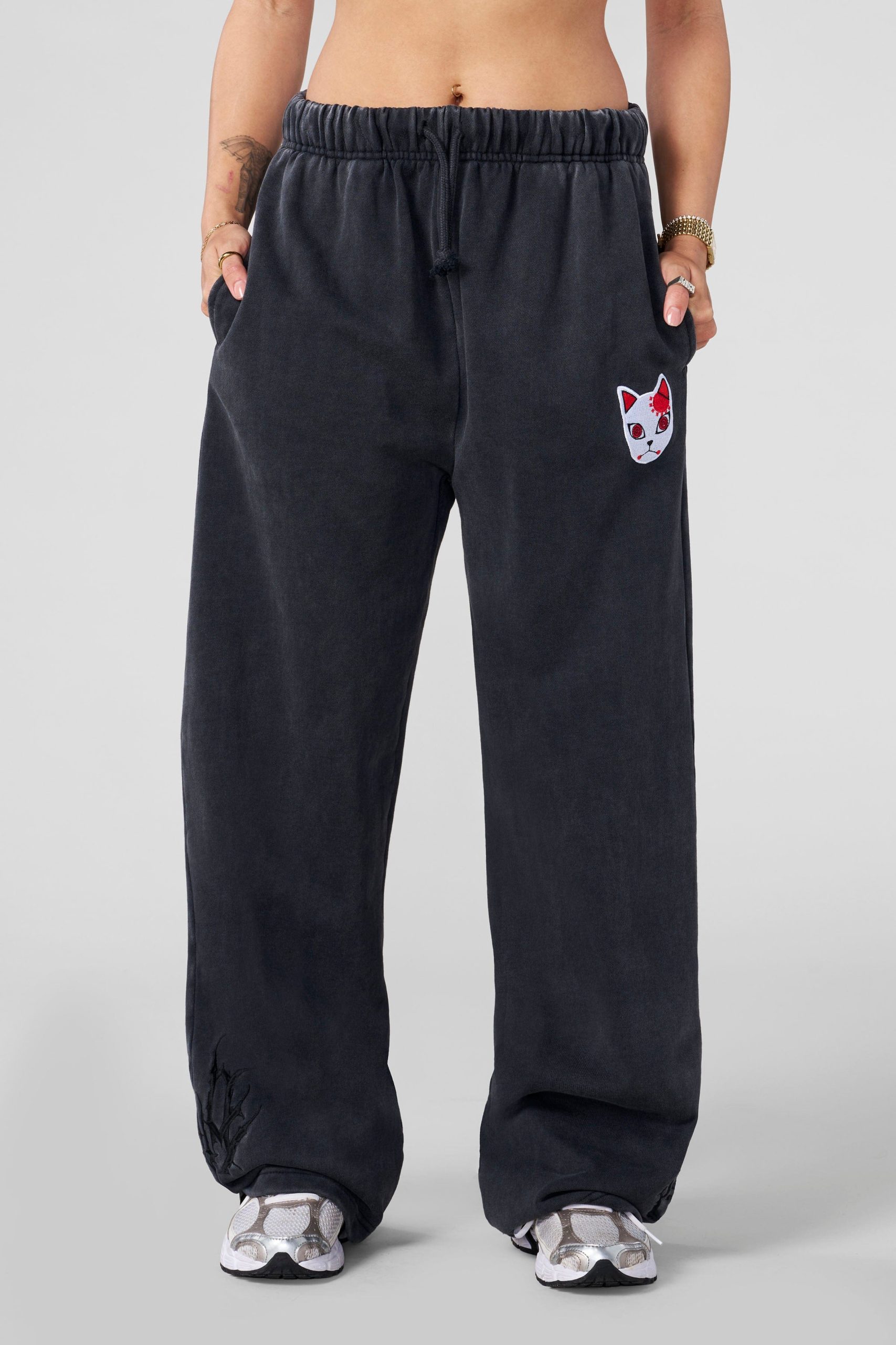 W2242 - Demon Slayer: Kimetsu no Yaiba - Joggers - Image 5