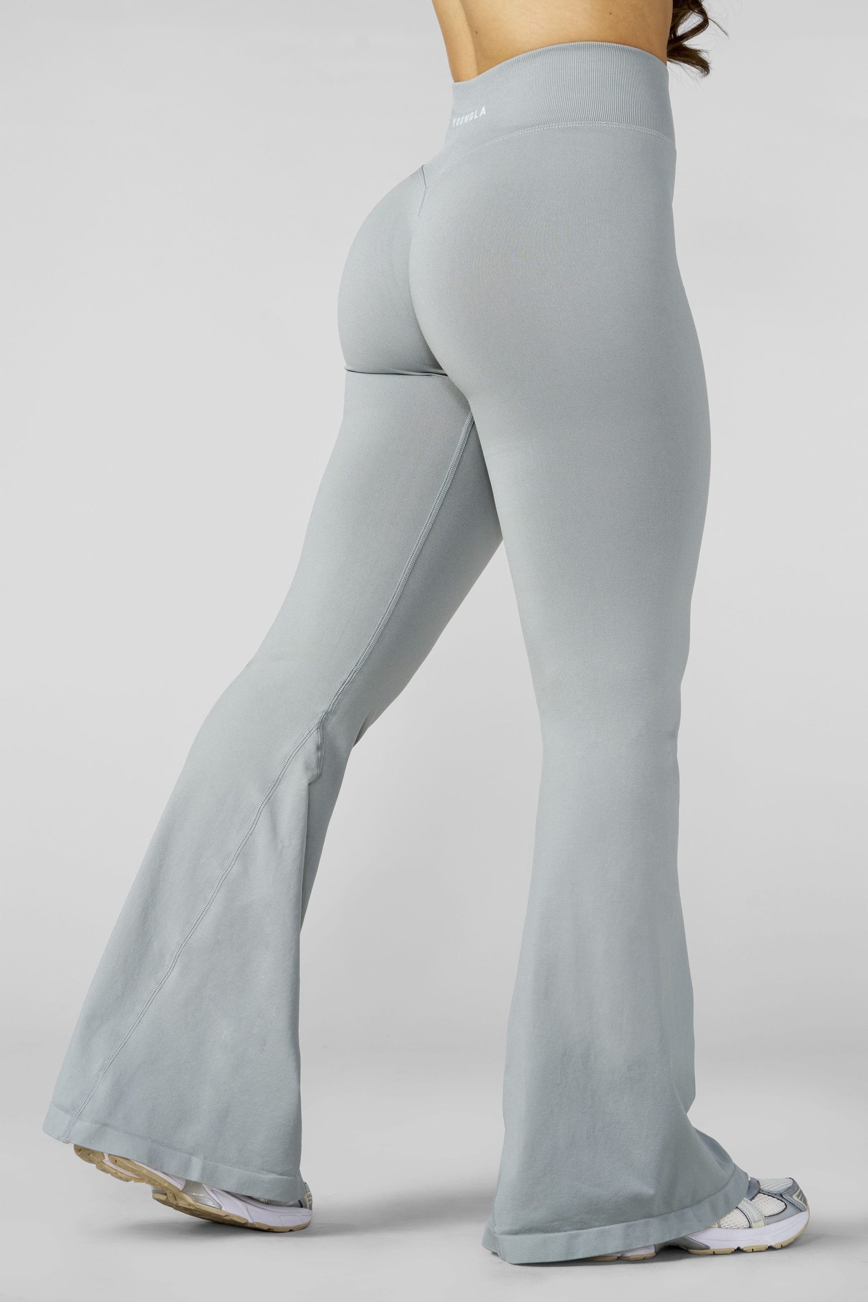 W2276 - Curve Seamless Flare Leggings (Short) - Image 5